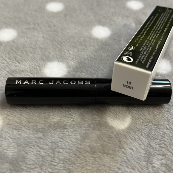 Marc Jacobs Velvet Noir Major Volume Mascara - Picture 4 of 4